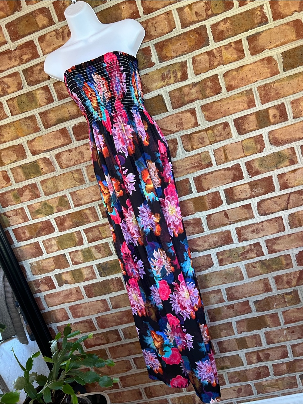 NWOT Beach Brazil Italian made Floral Strapless Black Maxi Dress Smocked Bodice